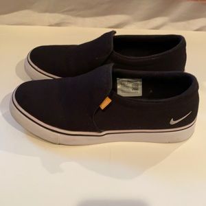 Nike Court Royale slip on